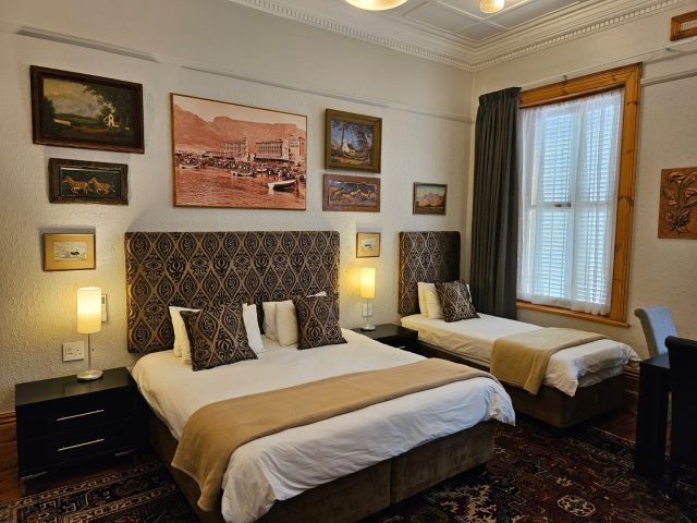 Ashanti Gardens Guesthouse, 🌍 where Table Mountain views, poolside chill moments, and Cape Town’s electric city energy collide into the ultimate budget-stay experience you’ll never want to check out of. 🤩